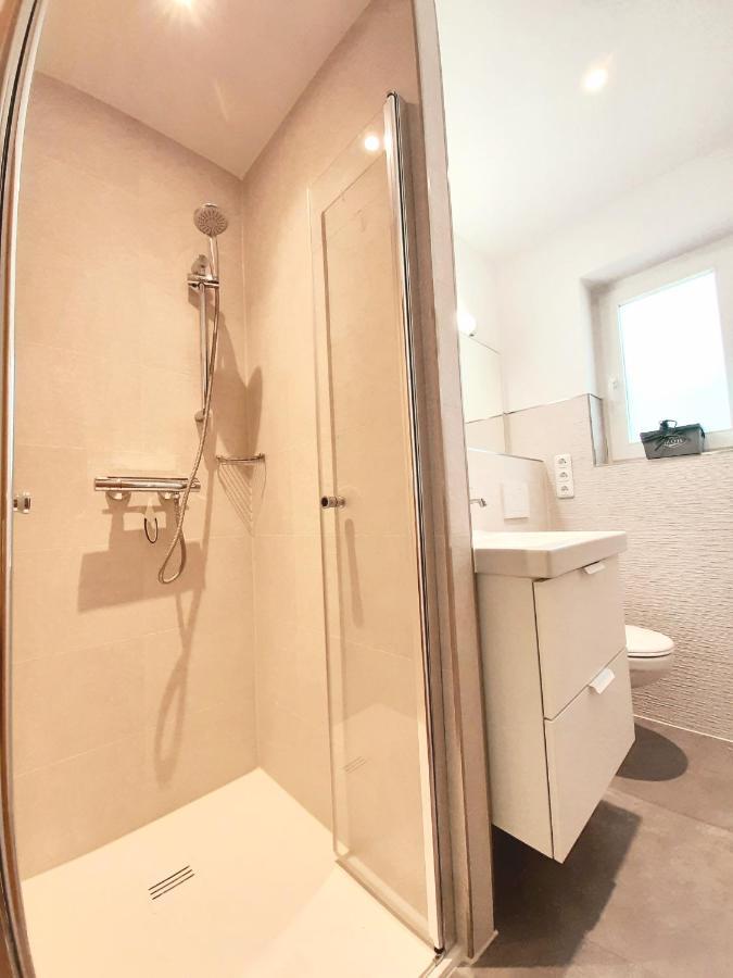 Boddenhus Ruegen - Fewo Schwalbe Breege Esterno foto